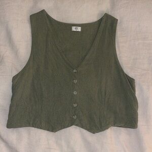 Nolessthan.la green linen top